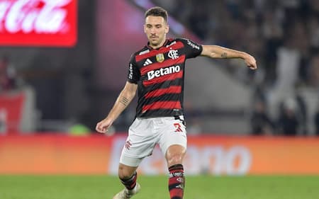 Leo Ortiz em campo pelo Flamengo