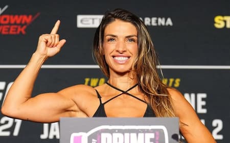 Mackenzie Dern na pesagem do UFC 321 (Foto: Reprodução/Instagram/UFC)
