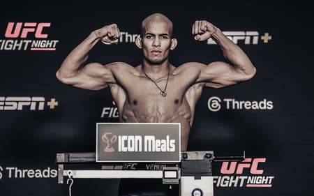 Matheus Camilo em pesagem no UFC (Foto: Reprodução/Instagram: @matheuscamilomma)