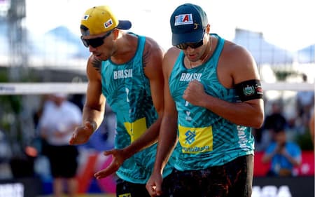 George e Saymon no Elite 16 de Vôlei de Praia no Rio de Janeiro (Foto: Volleyball World)