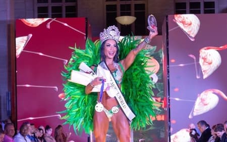 Graciella Carvalho colocou um aviso de Halloween inusitado na porta de casa (Foto: Assessoria / @officialgraci)