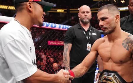 Joshua Van (esq) cumprimenta Pantoja (dir) no UFC (Foto: Reprodução/Instagram/Joshua Van)