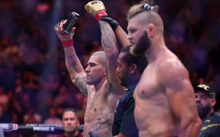 Alex PoaAlex Poatan vence Jiri Prochazka no UFC 303 e conquista cinturão (Foto: Ian Maule/AFP)tan - UFC 303