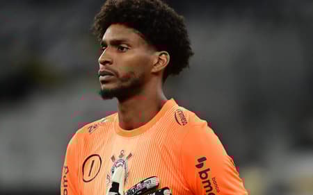 Hugo Souza está de volta ao gol do Timão (Eduardo Carmim/Photo Premium/Gazeta Press)