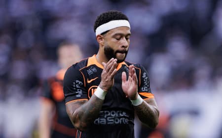 Memphis fez o segundo do Corinthians contra o Grêmio (Foto: Vilmar Bannach/Gazeta Press)