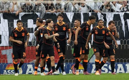 Corinthians tem quase todo elenco à disposição de Dorival Jr (Foto: Joisel Amaral/ Agif/Gazeta Press)