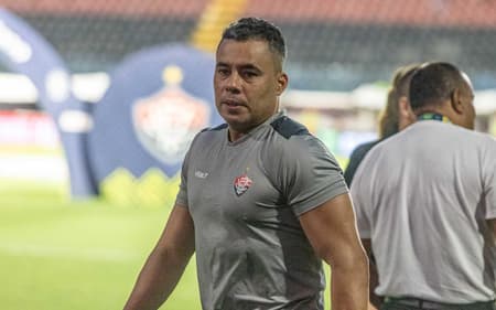Jair Ventura antes de Vitória x Internacional (Foto: Junior Damasceno/MyPhoto Press/Gazeta Press)