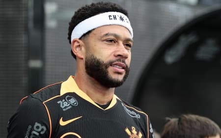 Memphis lamentou derrota para o Ceará (Foto: Peter Leone/O Fotografico/Gazeta Press)