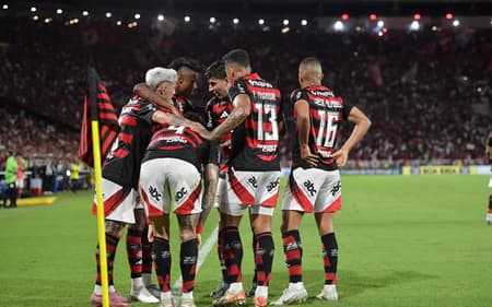 Jogadores do Flamengo contra o Santos no Mracanã (Foto: Thiago Ribeiro/ Agif/Gazeta Press)