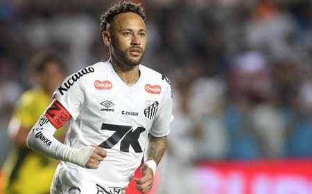 Neymar ainda não sabe se viaja com o time do Santos para enfrentar o Internacional, na próxima segunda-feira (24), contra o Internacional. (Foto: Guilherme Dionizio/Código19/Gazeta Press)