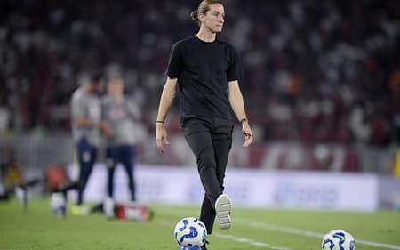 Filipe Luís comandou o Flamengo em 83 jogos e acumula 53 vitórias, além de 20 empates e apenas 10 derrotas. (Foto: Alexandre Loureiro/ Agif/Gazeta Press)