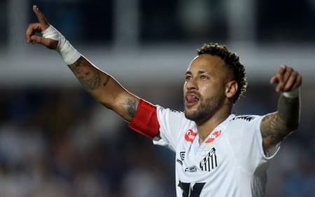 Neymar marcou o primeiro gol do Santos (Foto: Guilherme Dionizio/Código19/Gazeta Press)