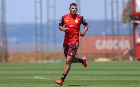 Braian Aguirre chegou ao Inter em setembro (Foto: Ricardo Duarte/SC Internacional)