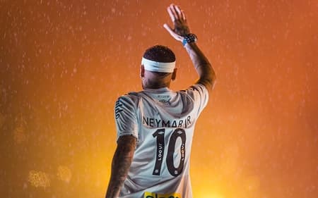 Neymar foi apresentado para a torcida do Santos no dia 31 de janeiro deste ano. (Foto: Bruno Vaz / Santos FC)