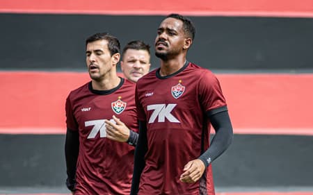 Edu é o principal cotado a assumir a lateral-direita do Vitória (Foto: Victor Ferreira / EC Vitória)