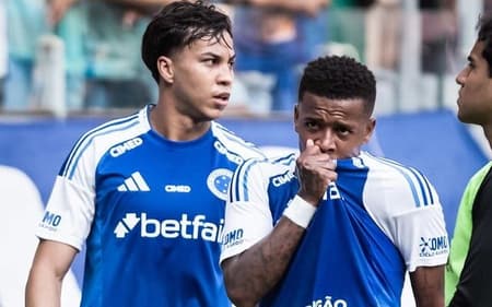 Equatoriano Arroyo comemora gol do Cruzeiro contra o Vitória (Foto: Gustavo Aleixo/Cruzeiro)