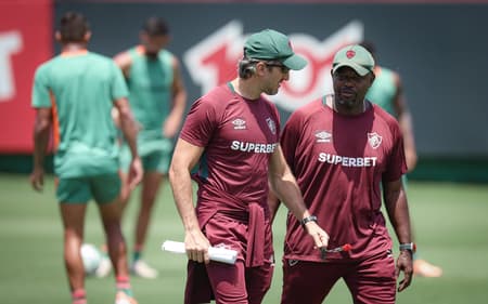 Zubeldía e Marcão em treino do Fluminense (Foto: Marcelo Gonçalves / Fluminense FC)