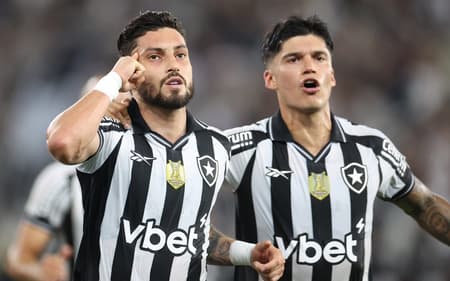 Comemoração de Alex Telles no gol do Botafogo (Foto: Vítor Silva/Botafogo)