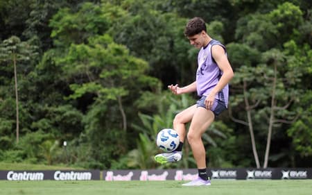 Álvaro Montoro em treino do Botafogo (Foto: Vítor Silva/Botafogo)