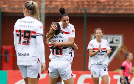 São Paulo goleou o Taubaté e está no G-4 do Paulistão Feminino. (Foto: Rubens Chiri / São Paulo FC)