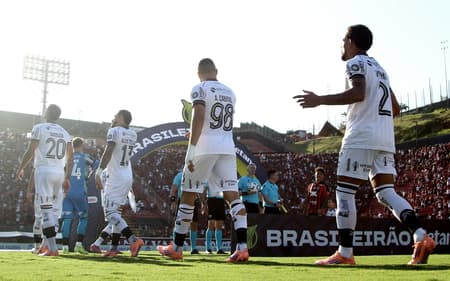 Botafogo vem de empate fora de casa com o Vitória (Foto: Vítor Silva/Botafogo)