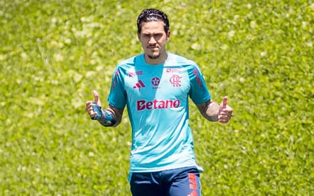 Pedro durante treino do Flamengo (Foto: Adriano Fontes/Flamengo)