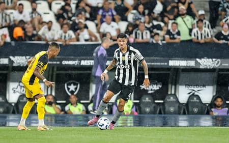 Mateo Ponte, do Botafogo, completou 100 jogos como profissional (Foto: Arthur Barreto/Botafogo)