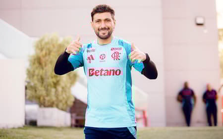 Arrascaeta durante treino do Flamengo (Foto: Gilvan de Souza/Lance!)