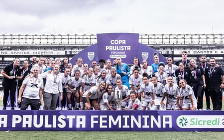 Santos encerra a temporada com o título da Série A2 e o vice da Copa Paulista. (Foto: Raul Baretta/ Santos FC.)