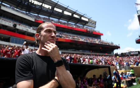 Filipe Luís soma 49 jogos no Flamengo (Foto: Franck Fife / AFP)