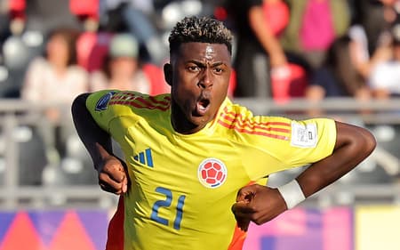 Atacante Néiser Villarreal comemora gol da Colômbia no Mundial Sul-20 (Foto: Javier Torres/AFP)