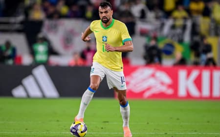 Zagueiro Fabrício Bruno na derrota da Seleção Brasileira para o Japão (Foto: Yuichi Yamazaki/AFP)