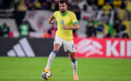 Zagueiro Fabrício Bruno na derrota da Seleção Brasileira para o Japão (Foto: Yuichi Yamazaki/AFP)