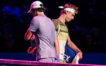 João Fonseca venceu o canadense Denis Shapovalov nas quartas de final do ATP 500 da Basileia (Fabrice Coffrini/AFP)