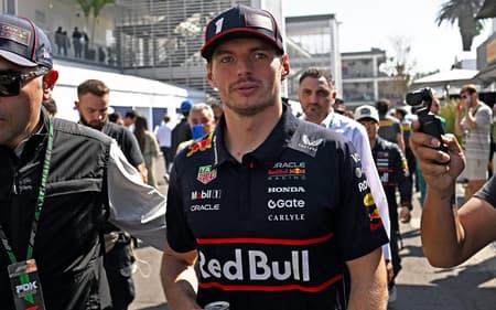 Max Verstappen no paddock do GP do México (Foto: CARL DE SOUZA / AFP)