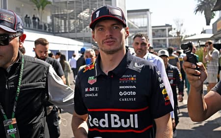 Max Verstappen no paddock do GP do México (Foto: CARL DE SOUZA / AFP)