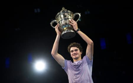 João Fonseca é campeão do ATP 500 da Basileia