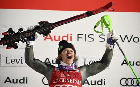 Lucas Pinheiro é campeão em etapa da Copa do Mundo de esqui alpino (Foto: Roni Rekomaa / Lehtikuva / AFP) / Finland OUT / FINLAND OUT / FINLAND OUT)