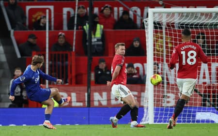 Pela Premier League, o Everton venceu o Manchester United por 1 a 0 (Foto: Darren Staples / AFP)