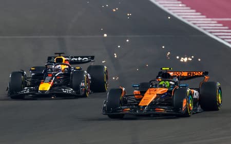 Lando Norris e Max Verstappen no GP do Catar de F1 (Foto: Karim JAAFAR / AFP)