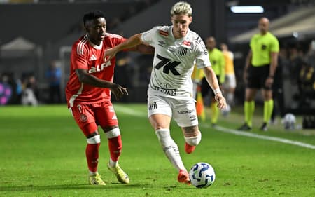 Santos x Internacional no primeiro turno do Brasileirão 2025