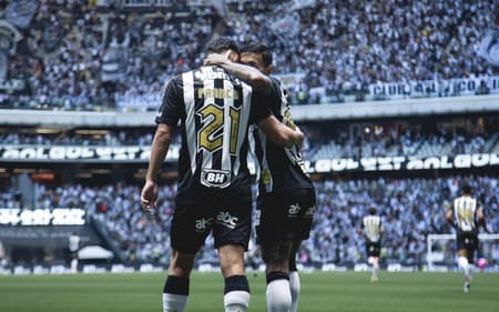 Alan franco autor do gol e Dudu que deu a assistência (Foto: Pedro Souza / Atlético)