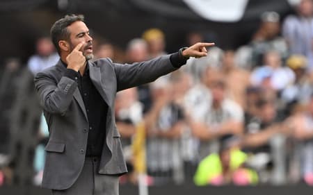 Artur Jorge orienta Botafogo na final da Libertadores contra o Atlético-MG
