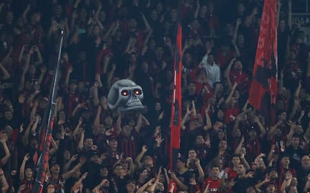 Athletico torcida Arena da Baixada caveira