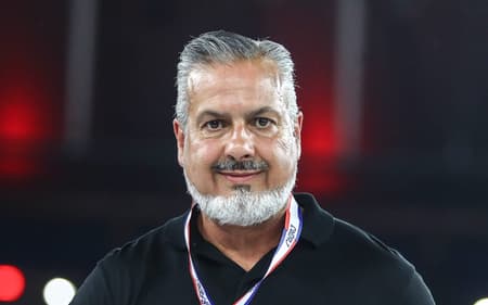 Boto com a medalha de campeão carioca pelo Flamengo