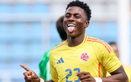 Atacante Néiser Villarreal, colombiano, do Cruzeiro (Foto: Reprodução X/Cruzeiro)