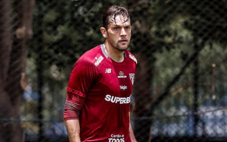 Rafael Tolói treinando no São Paulo