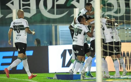 Paysandu Coritiba comemoração gol