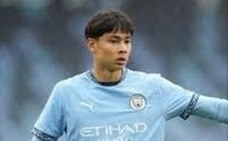 Han Willhoft-King, de 19 anos, em ação pelo Manchester City (Foto: Reprodução/Instagram)