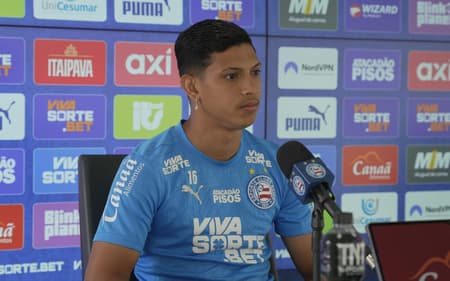Erick Pulga em entrevista no CT Evaristo de Macedo (Foto: Divulgação / EC Bahia)
